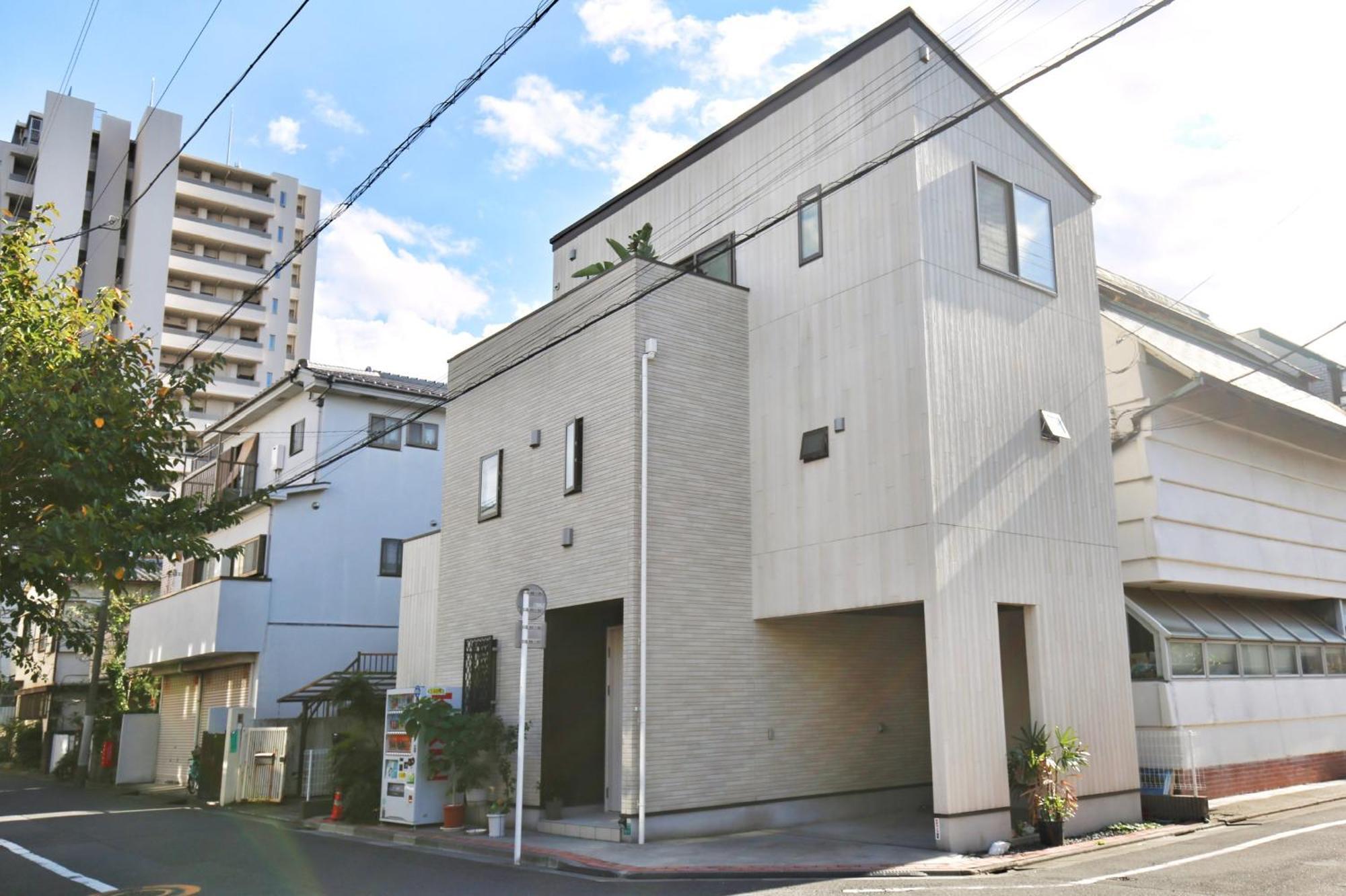 アキラ商事 * 東京都